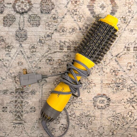 Drybar The Double Shot Blow-Dryer Brush in Yellow